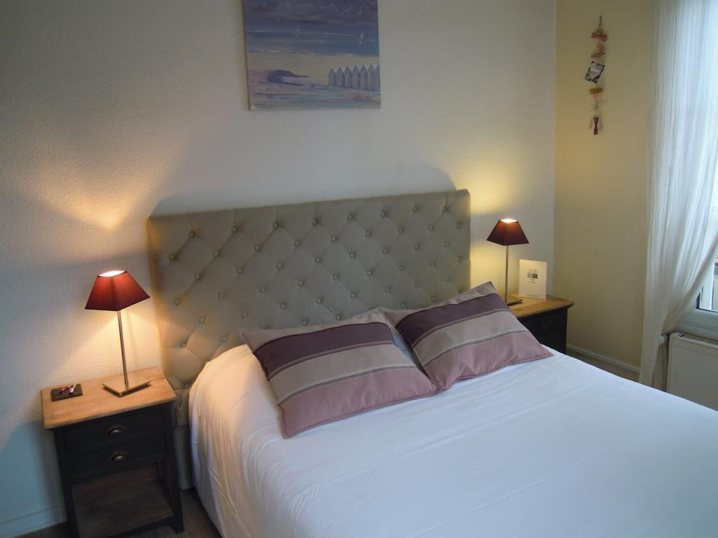 Hotel Des Falaises Villers-sur-Mer Room photo